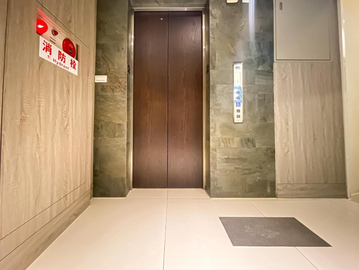 Adagio Hostel Taichung Buitenkant foto